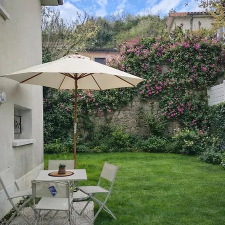 Proche Centre Parking Jardin *