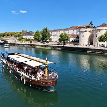 Appartement Proche Centre Parking Jardin *